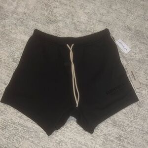 ESSENTIALS BLACK SHORTS